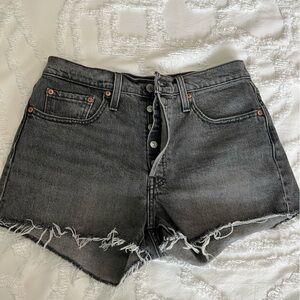 Levi’s 501 button fly Jean shorts size 27